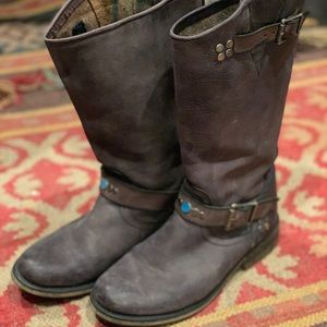 Unique Gray Leather Steve Madden Boots, Size 8